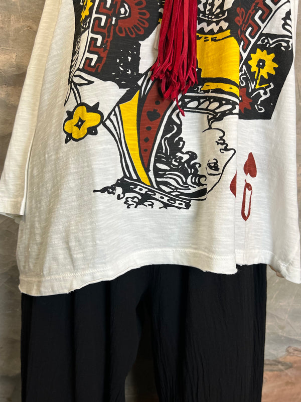 PL-305 The Queen of Hearts Tee