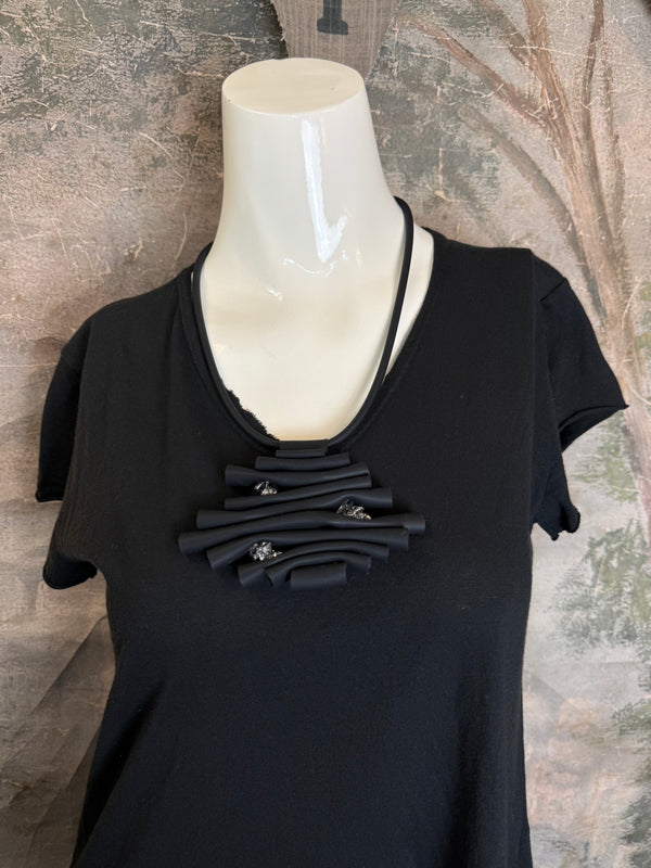 435 Cristals Drama Necklace