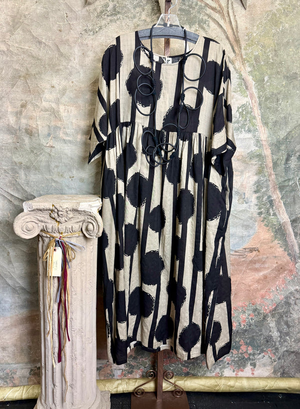 8535 Relaxed Silhouette Dress