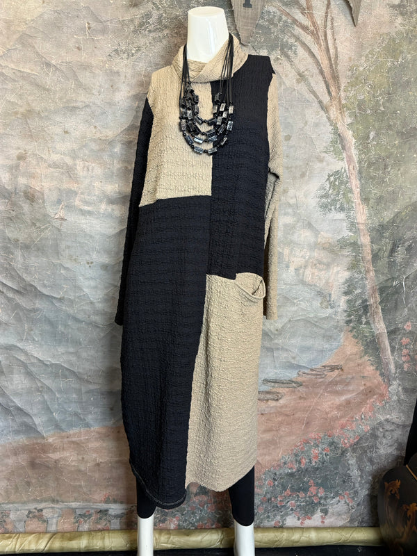 D525 Waffle Knit Turtleneck Dress-Mocha/Black