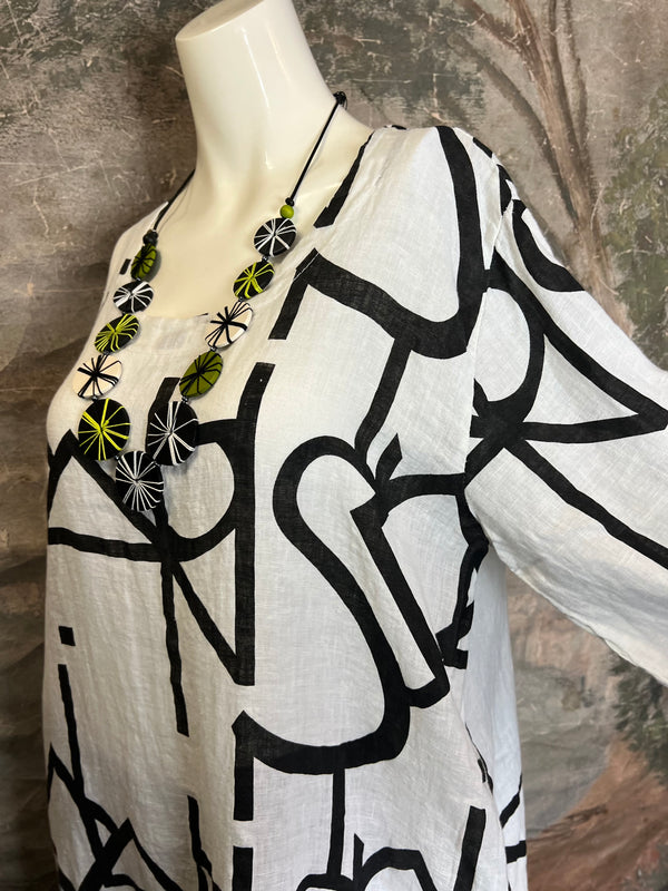 91470 S/Slv Tunic Letter Dress-White