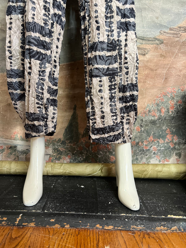25027 Crinkle Lantern Pants