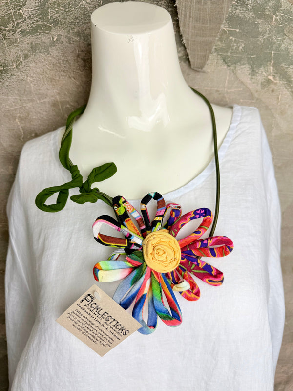 26N40A Small Neckflower Necklace