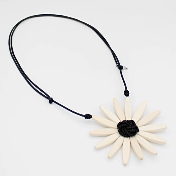 S25 Amaya Flower Necklace-White