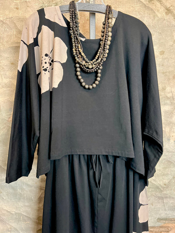 PT1548 Floral Tee Topper-Black