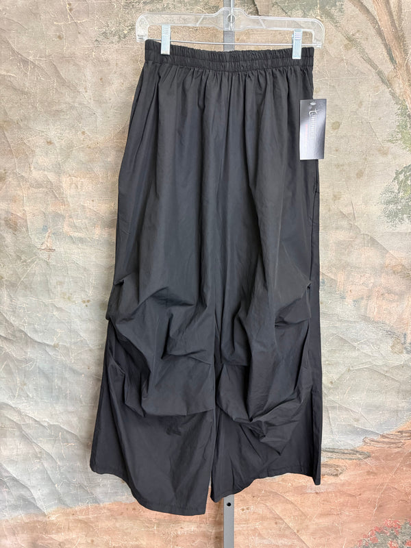 92120-62 Pleated Gaucho Pant-Black