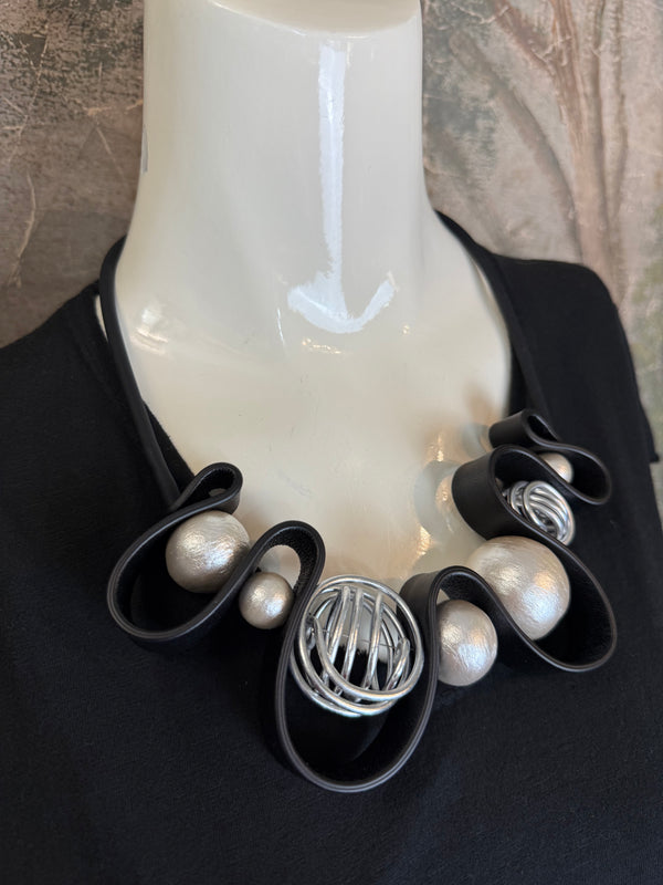 277 Ama Drama Necklace