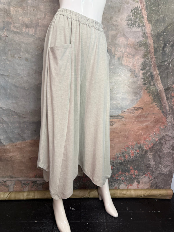 Q173 Zelda Pant-Stone