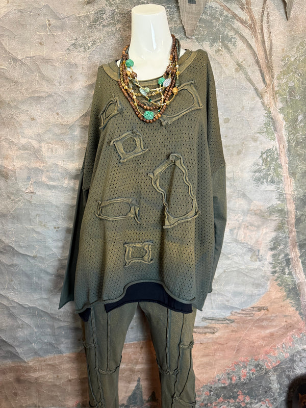 CE714 Cheer Sweater Top-Polished