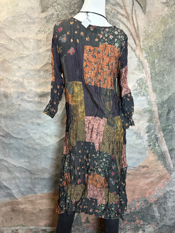 25517 Crushed Sharkbite Dress