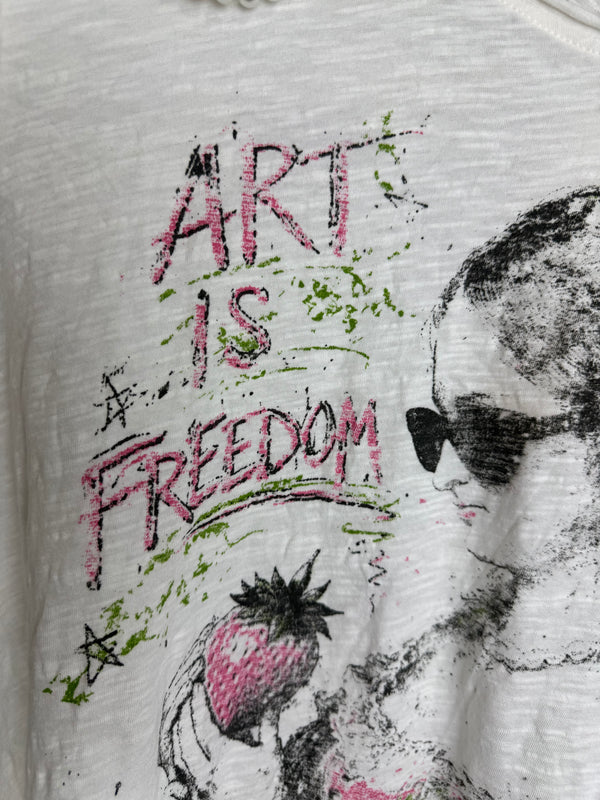 JG- Art is Freedom Berry Tee