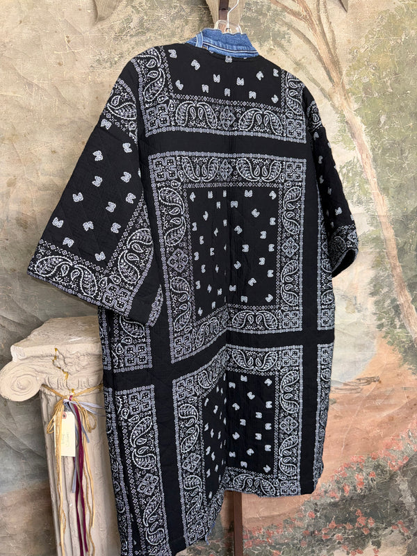 Black bandana paisley quilted cardigan jacket with denim trim pockets and snap buttons, long boho kimono style - 2