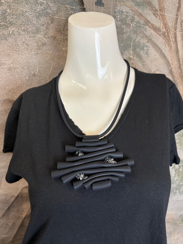 435 Cristals Drama Necklace