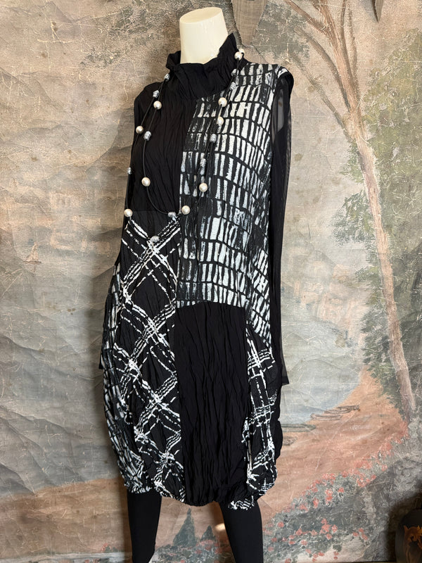 25532 Crushed Mockneck Dress-Black