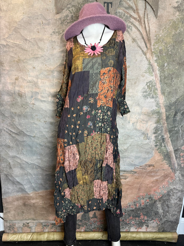 25517 Crushed Sharkbite Dress