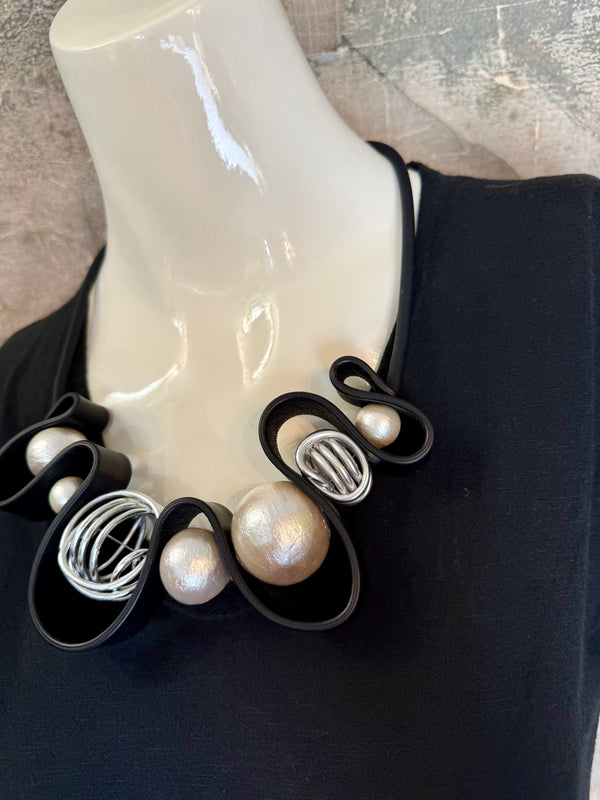 277 Ama Drama Necklace