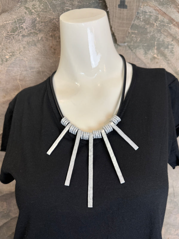 326 Rays Drama Necklace