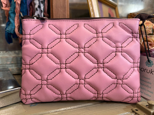 81082 Icaria Crossbody-B