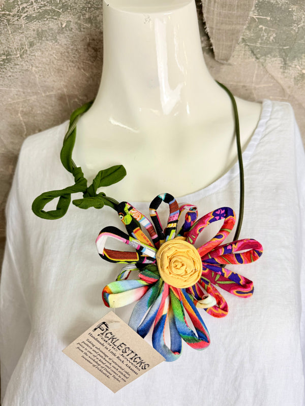 26N40A Small Neckflower Necklace