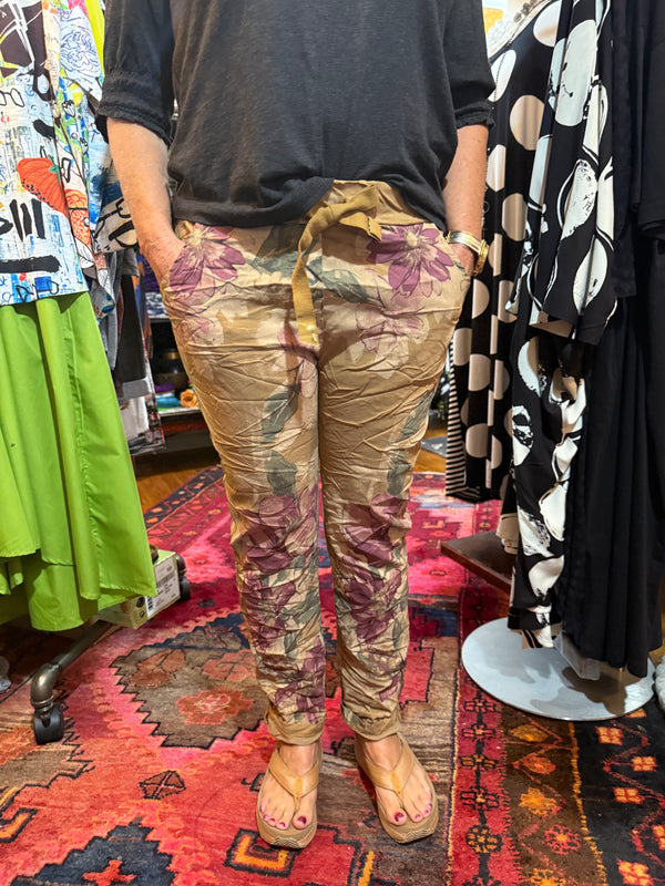 0A910 Pull On Stretch Pants-Camel/Floral