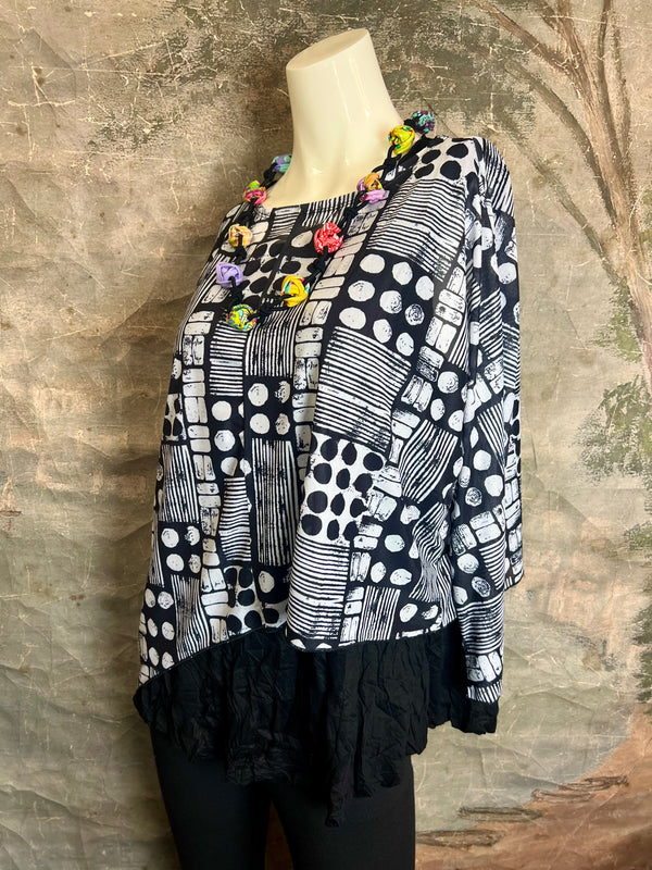 25071 Mesh Print Topper-Black Multi