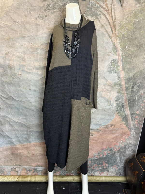 D525 Waffle Knit Turtleneck Dress-Olive/Black