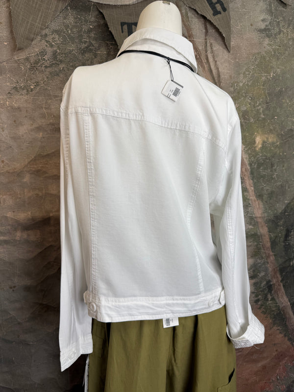 LIN7403 LULA B TRAVEL JKT-WHITE