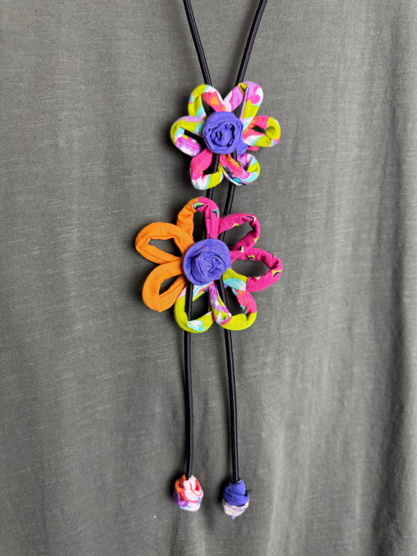 26N144 Double Daisy Bolo Necklace-C MIX