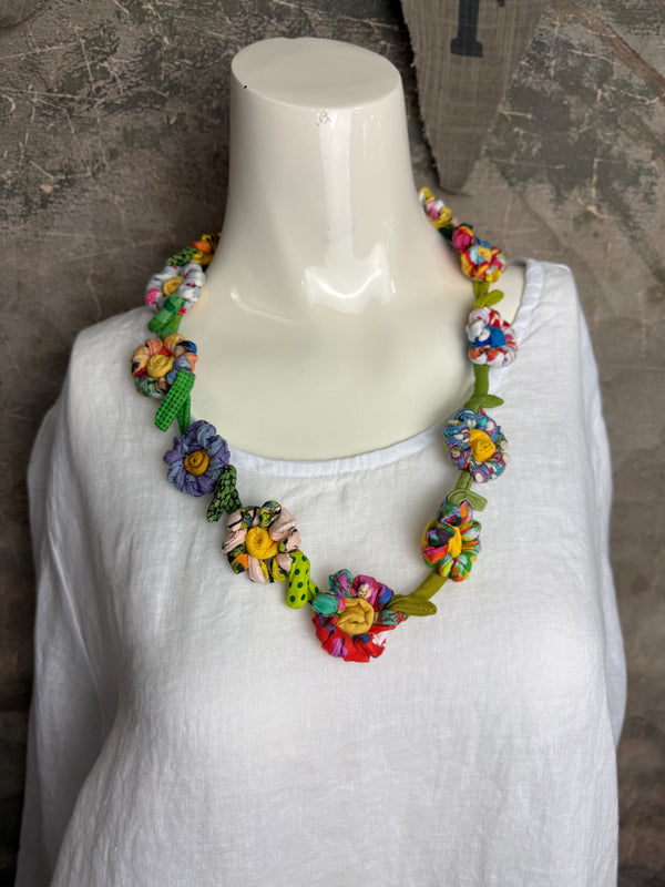 26N38 Lei Of Twisted Flowers Necklace