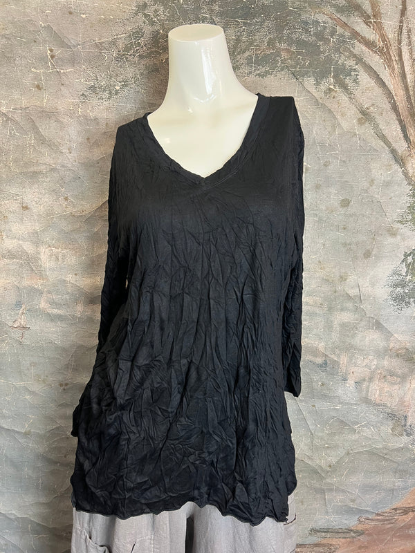 25065 Crinkle V-Neck Top