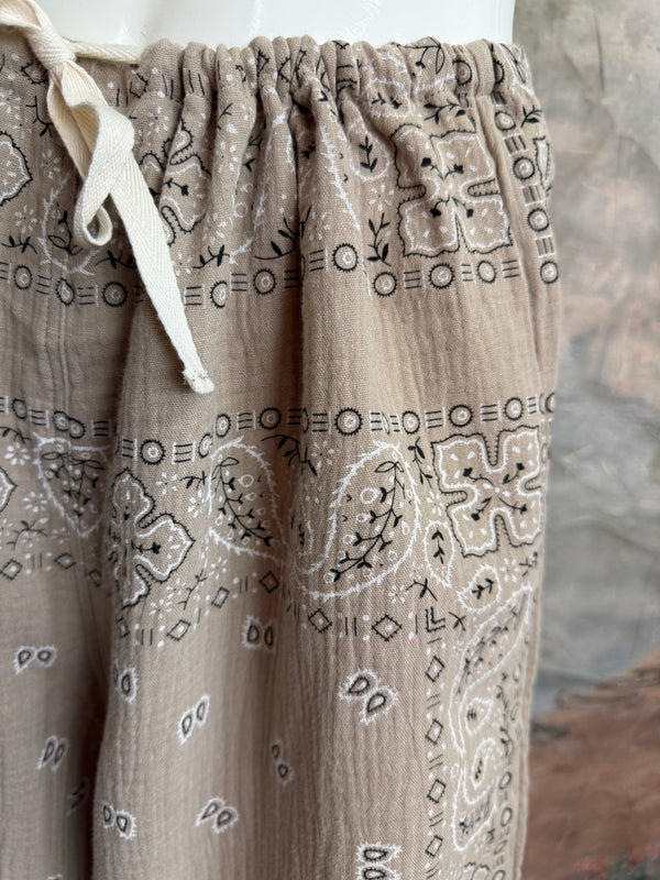5752 Bandana Bermuda Shorts