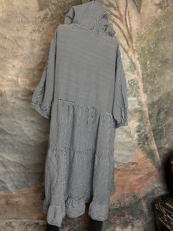 5569 Judy Hoodie Short Dress-Black/White