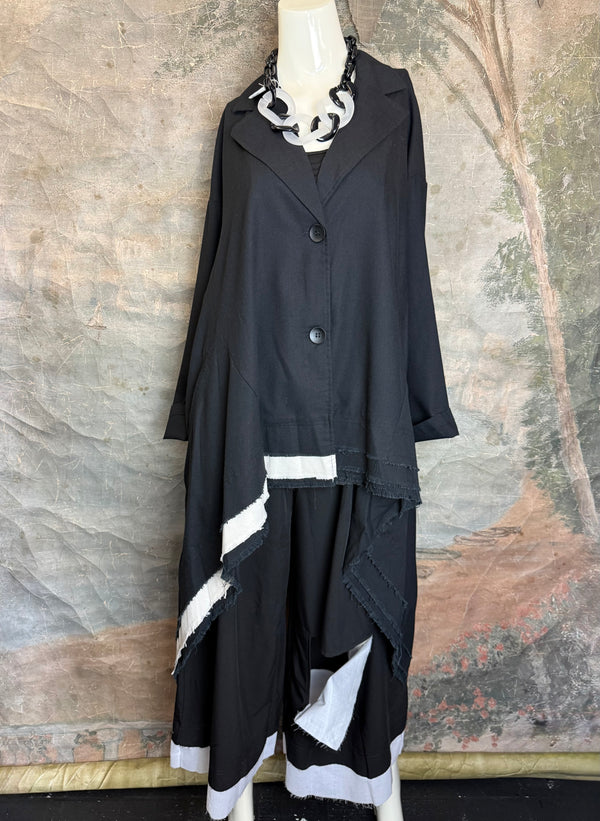 32302 Med to Long Blazer Jkt W/Trim-Black