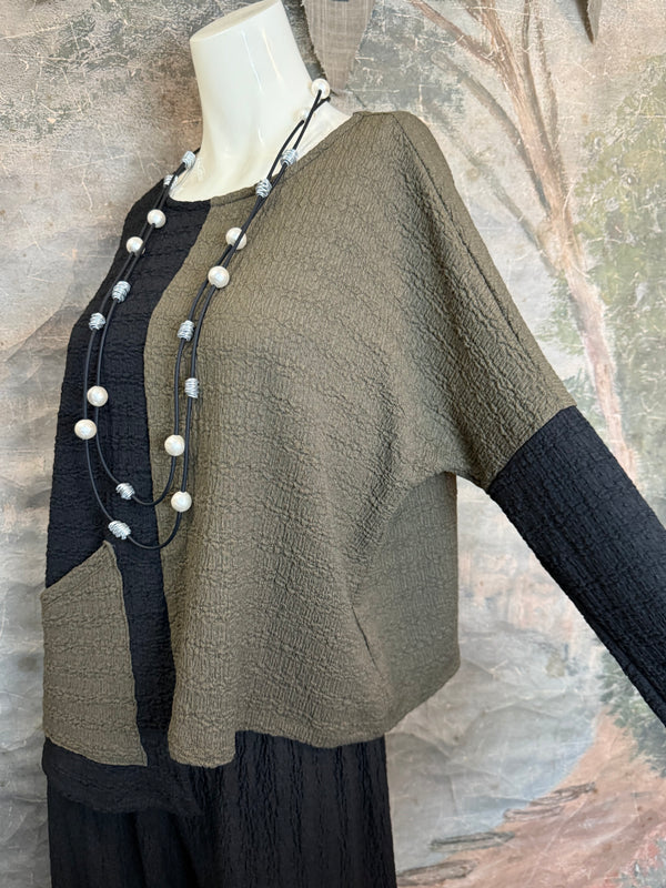 T1534 Waffle Knit Pock Top