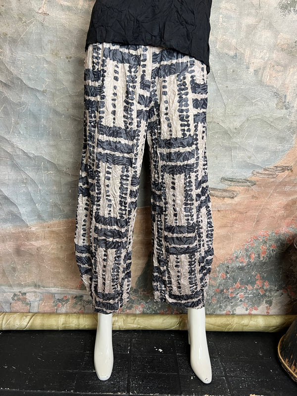 25027 Crinkle Lantern Pants