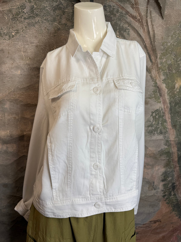 LIN7403 LULA B TRAVEL JKT-WHITE
