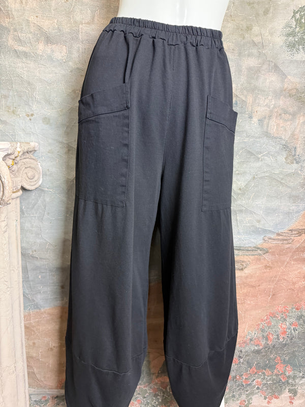 1234-62 Out There Dart Pant-Black