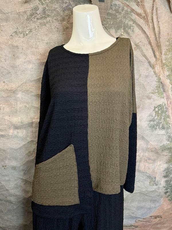 T1534 Waffle Knit Pock Top