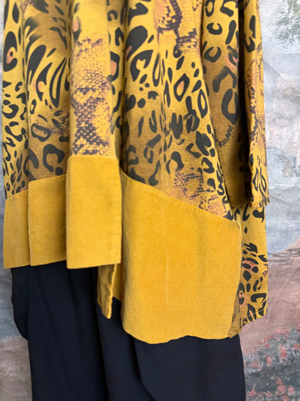 91919 Leopard Print Pullover-Mustard