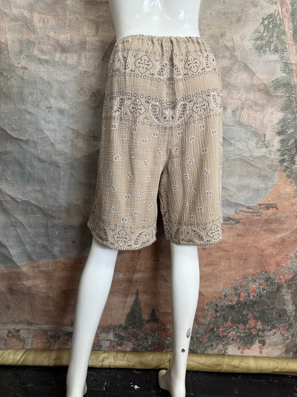 5752 Bandana Bermuda Shorts