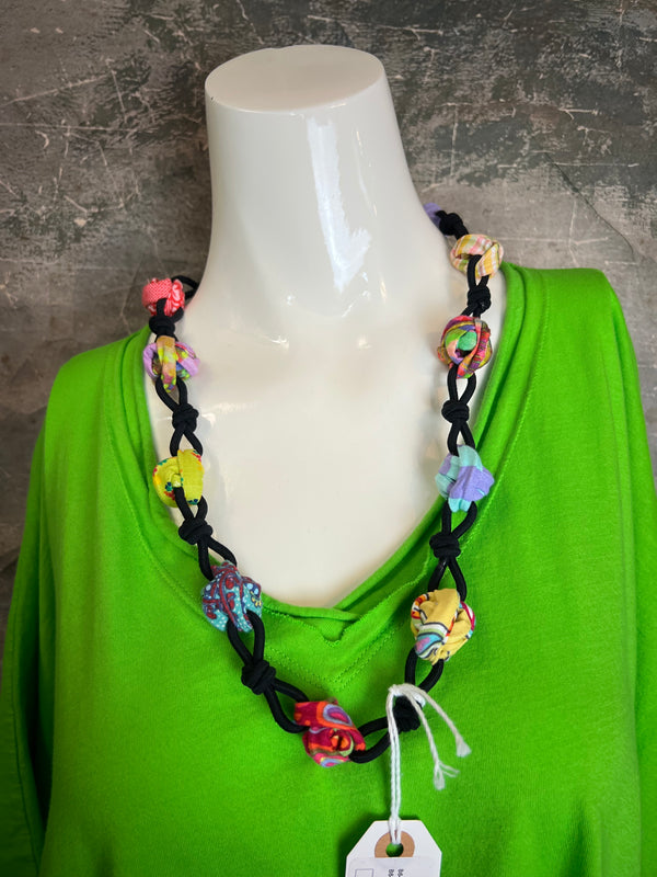 B64LG Rosebuds & Knots Necklace