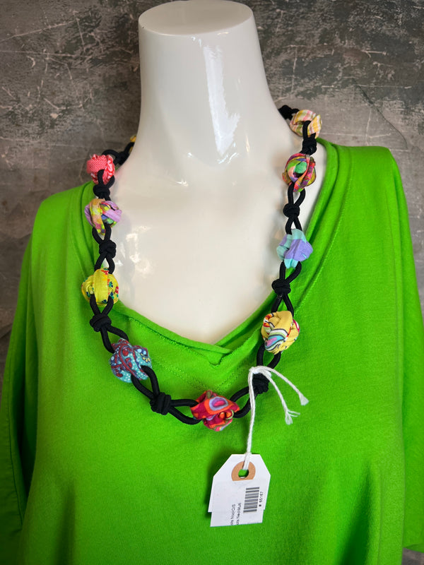 B64LG Rosebuds & Knots Necklace