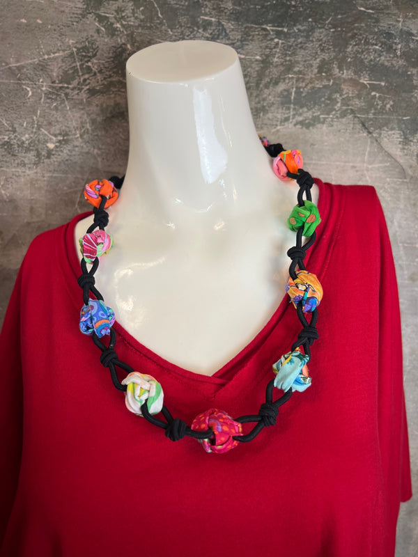 N64A LG Rosebuds/Knots Necklace