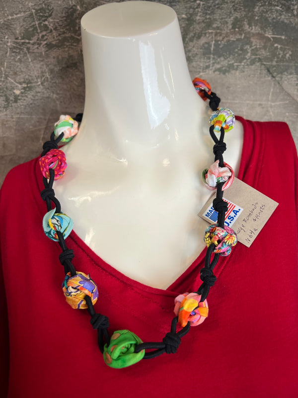 N64A LG Rosebuds/Knots Necklace