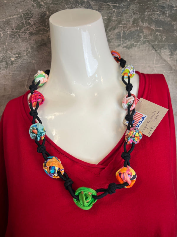 N64A LG Rosebuds/Knots Necklace
