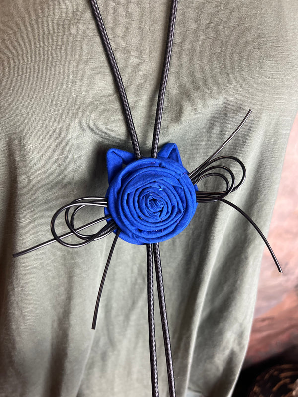 N136 Kitty Face Bolo Necklace-Blue