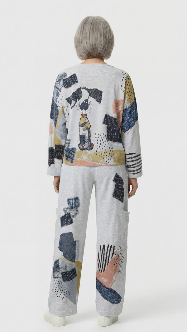 Grey loose pocket pants with abstract geometric print design, wide leg casual style, elastic waist, white sneakers - 4