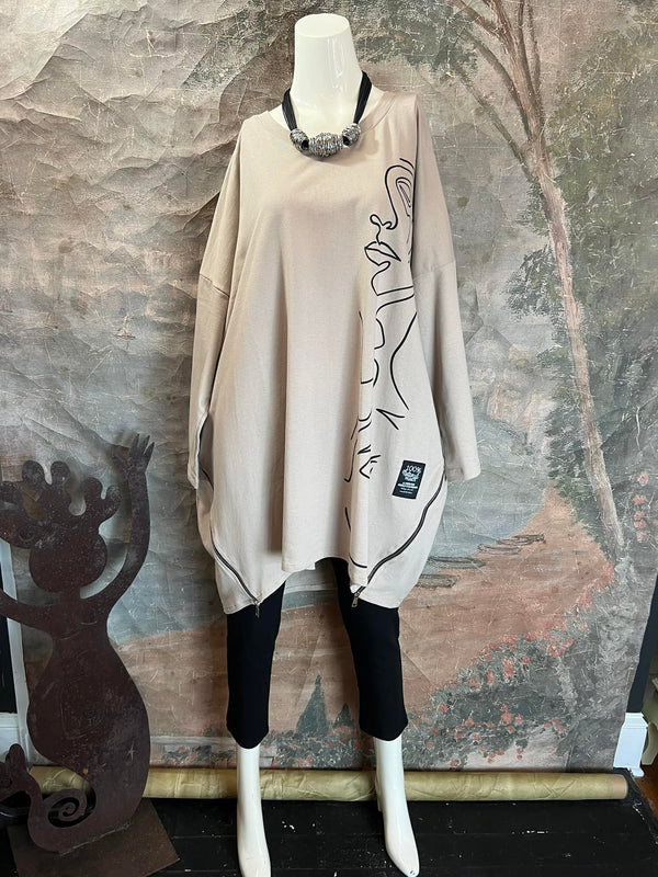 91206 Abstract Faces Sweatshirt-Beige